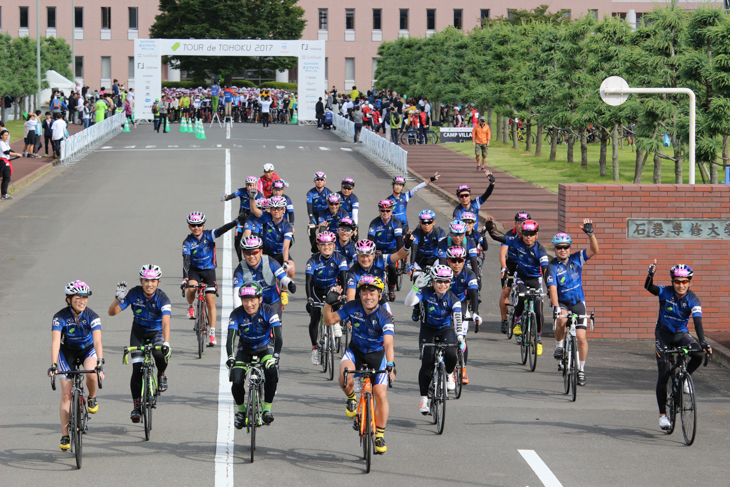 河口まなぶさんを先頭に石巻専修大学をスタートしていくSUBARUチャレンジプロジェクトチーム