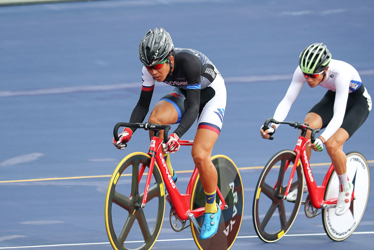 成年男子ポイントレース決勝　優勝した冨尾大地　鹿児島(鹿屋体大)