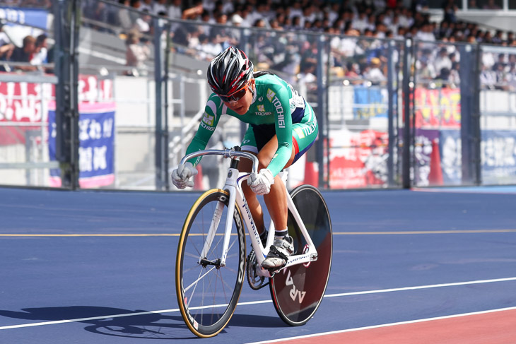 女子スクラッチ決勝　ラスト半周まで逃げ続けた小口加奈絵　栃木（作新学院高）