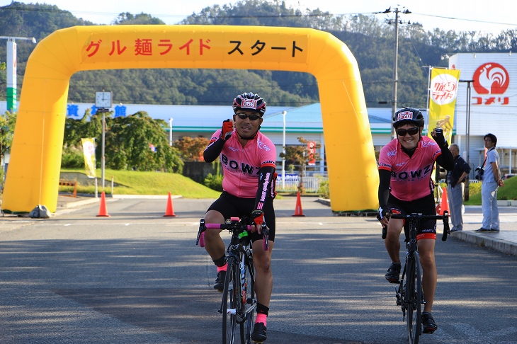 仲間と共にフィニッシュ！