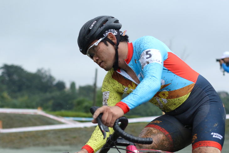 オーガナイザーの一人、渡辺 将大(CycleClub.jp)は追い上げて4位に