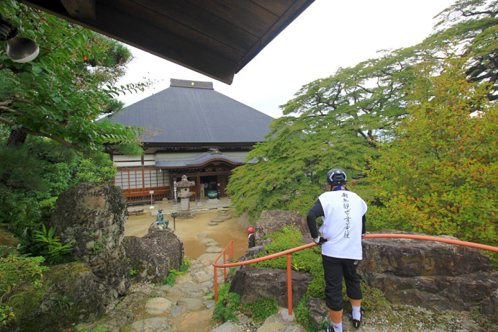 武甲山の麓に位置する秩父札所八番 ”最善寺(さいぜんじ)”は1234年に開創したお寺です