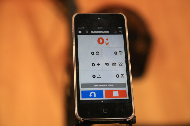 ズイフト・モバイルリンクアプリを使用すると、サイクルコンピューター兼コントローラーとなる