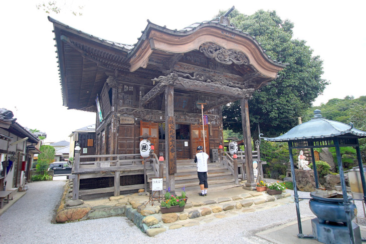 落ち着いた雰囲気の秩父札所十八番”神門寺(ごどうじ)”は天保の頃に再建された立派な観音堂が特徴的な札所です