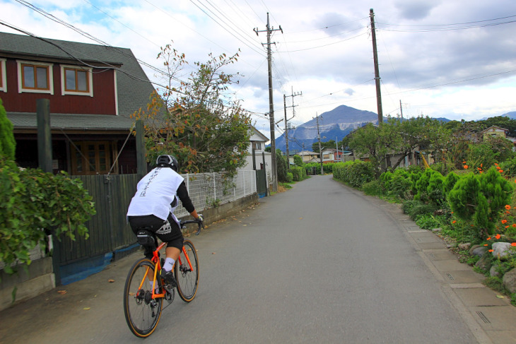 穏やかな時間が流れる田舎道を行きます