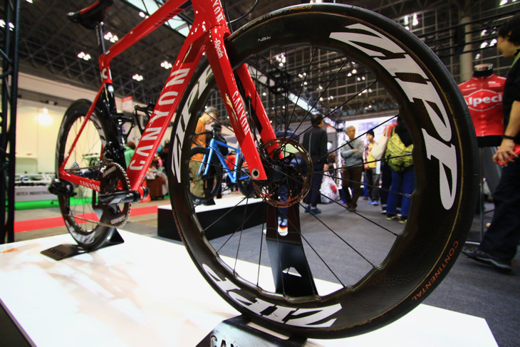 市販品には存在しないZIPP 454 NSWのチューブラーホイール