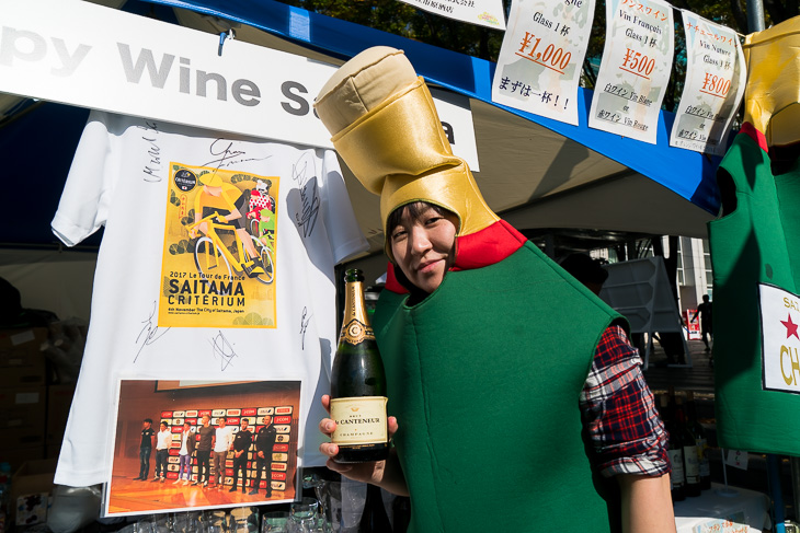 埼玉のワイン文化を盛り上げるべく活動していると言うハッピーワインサイタマ、のワインボトルさん。頭のコルクがちゃんと抜けます