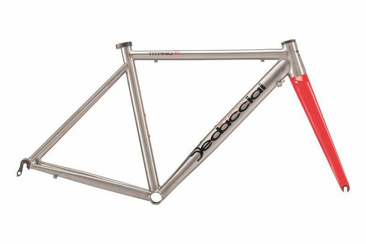 デダチャイストラーダ TITANIO25(ブラックレッド)