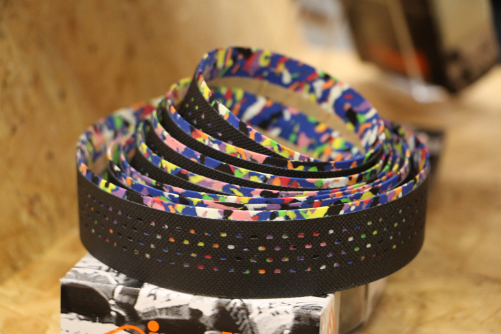 チネリ 3D Caleido Strip Ribbon