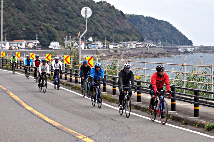 太平洋沿いを走っていく