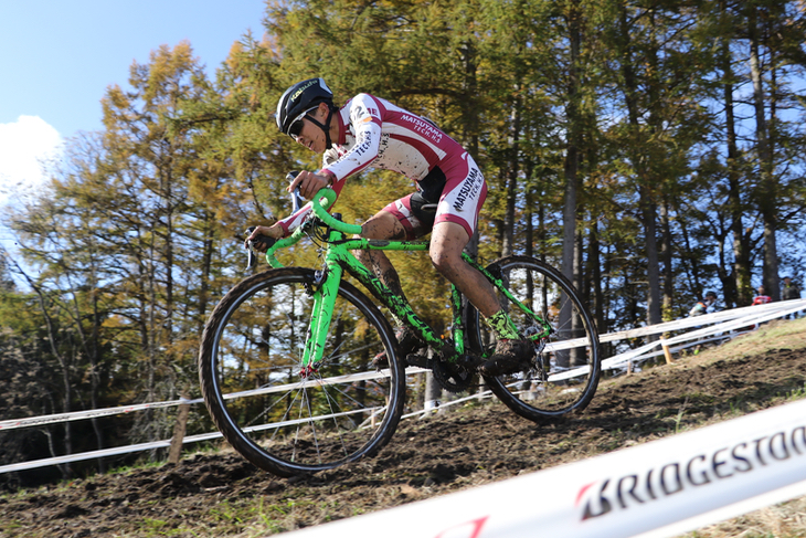 C1混走レースのジュニアカテゴリーで優勝した村上功太郎(松山工業高校)