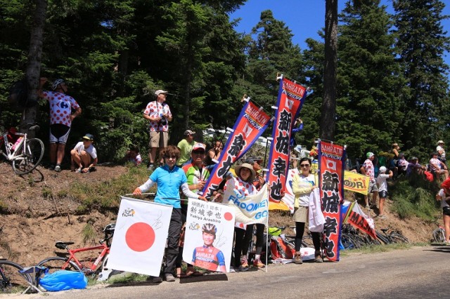 日本を代表する気持ちで新城選手を街道から応援する