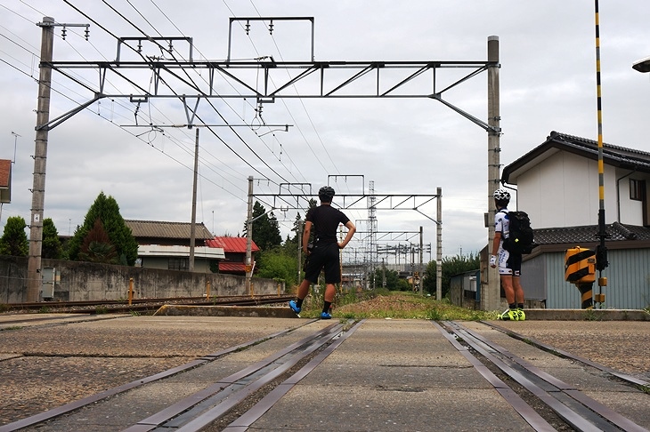 消えて無くなった線路の彼方に何かを思うテツな二人なのでした