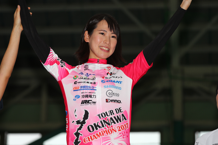 市民レディースレース50kmに優勝した盛永母映(F(t)麒麟山レーシング)
