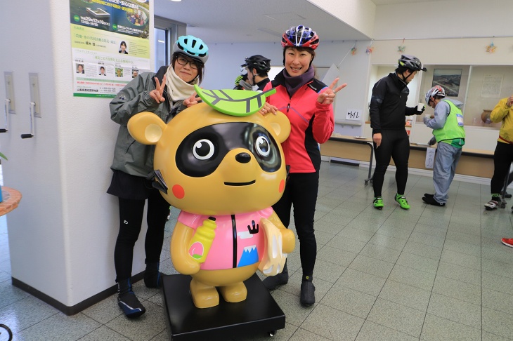 ほたるみ館にはチャリたぬピンクが出現!