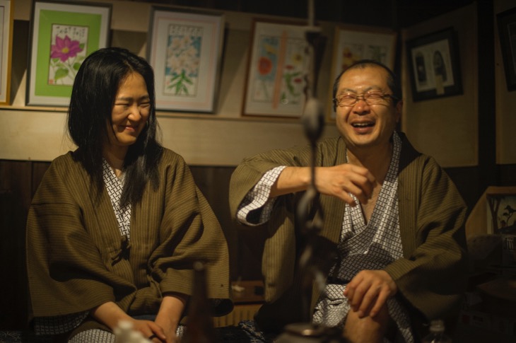 江戸時代から続く宿で。旅話に花が咲く。中山道・妻籠宿