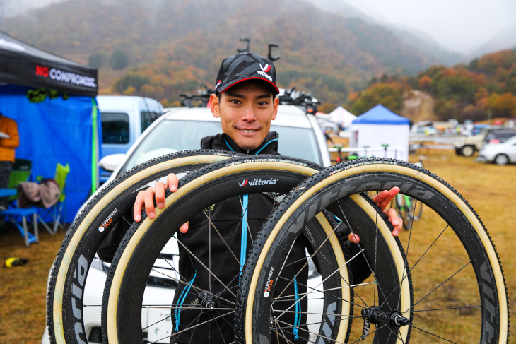 TERRENOシリーズの登場と共にSNEL CYCLOCROSS TEAMが使用し、国内認知度を高めた