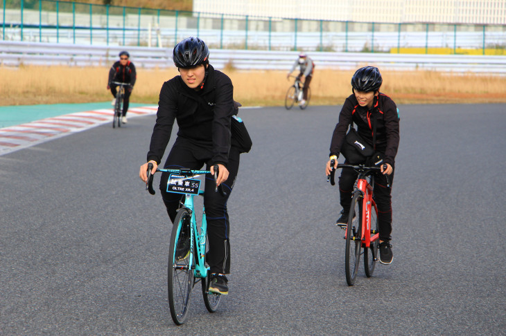 サーキットを使ってしっかり最新バイクの性能を試した