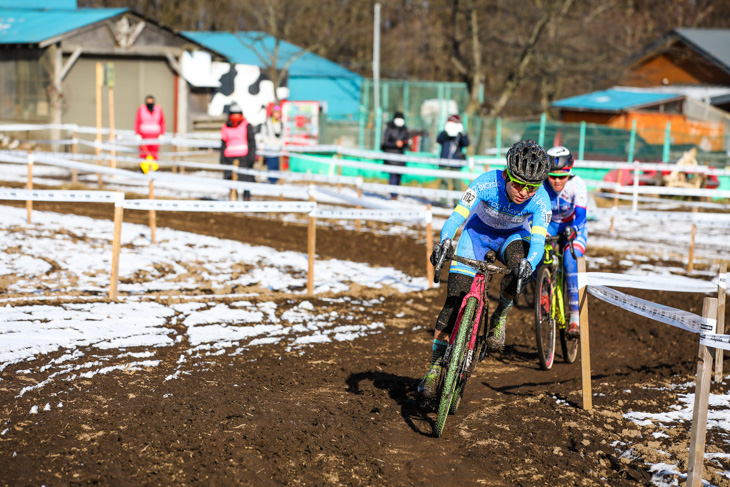 エリート女子　最終周回に仕掛けた今井美穂（CO2 bicycle）