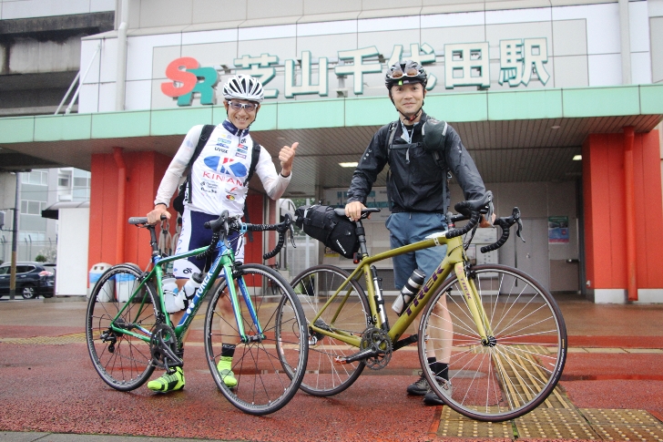 遺構巡りと短い乗り鉄を楽しんだあとは、小雨のなか千葉サイクリングをスタートします