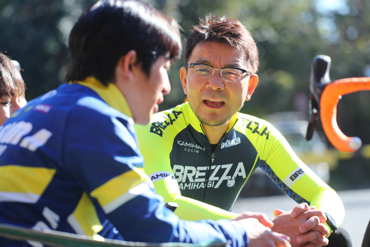 3つのDOGMA F10が持つ魅力について語る上萩泰司さん(カミハギサイクル)