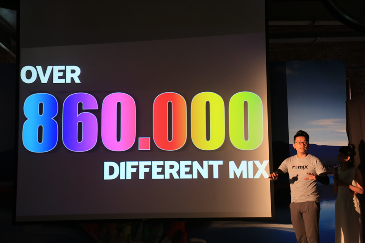 OVER 860,000 DIFFERENT MIX（86万通り以上の組み合わせ）が可能