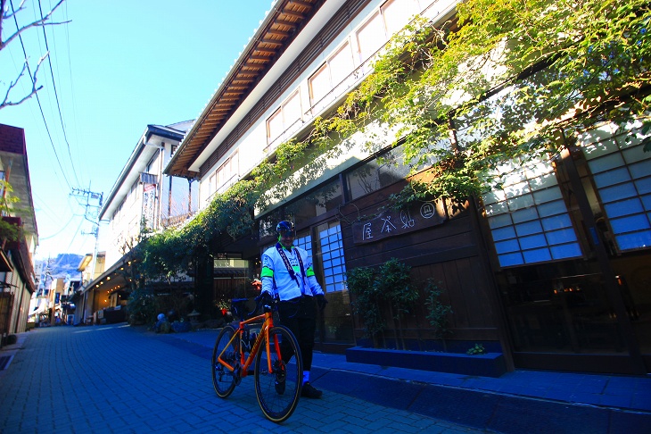 長瀞の商店街にはおしゃれな喫茶店などもでき、ハイシーズンには賑わうそうです