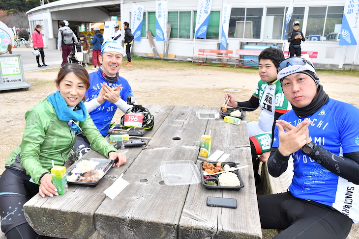 仲間たちでランチタイムを楽しんだ