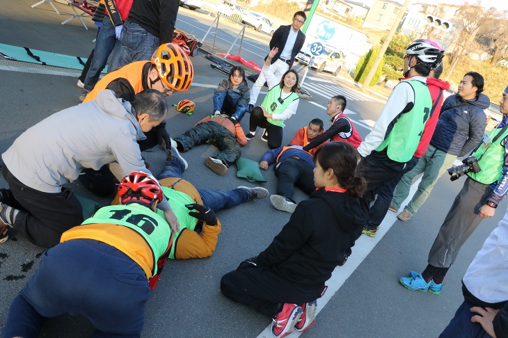 同時に複数の落車が起きた中で、それぞれの優先度をつけ、それに応じた対応を進めていく