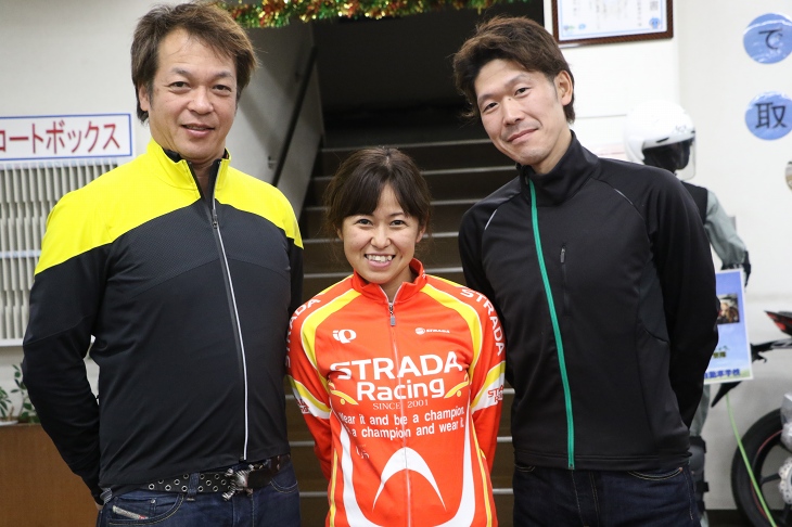 ストラーダバイクの井上代表（左）、厚海さん(中央）、山本さん(右）