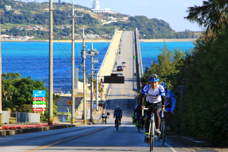 前半のハイライトとなる古宇利大橋