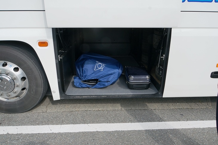 竜田駅からは列車代行バスによる輪行になります。運転手さんも自転車の扱いには慣れたものでした