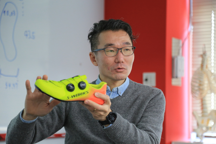 「アップデートされた高い快適性がハイパフォーマンスに繋がる」と説明する佐藤修平氏(SBCUマネージャー)