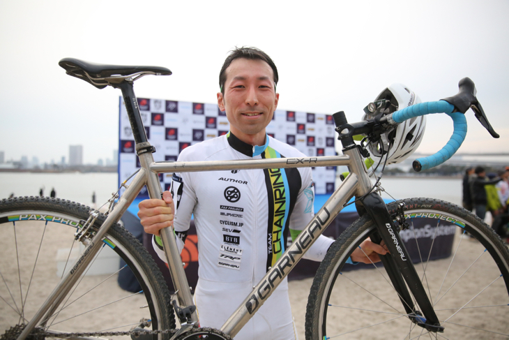 4年連続土曜日C1で表彰台を獲得した佐藤利英(Team Chainring)。「追い込みすぎないことが砂浜攻略の鍵です」