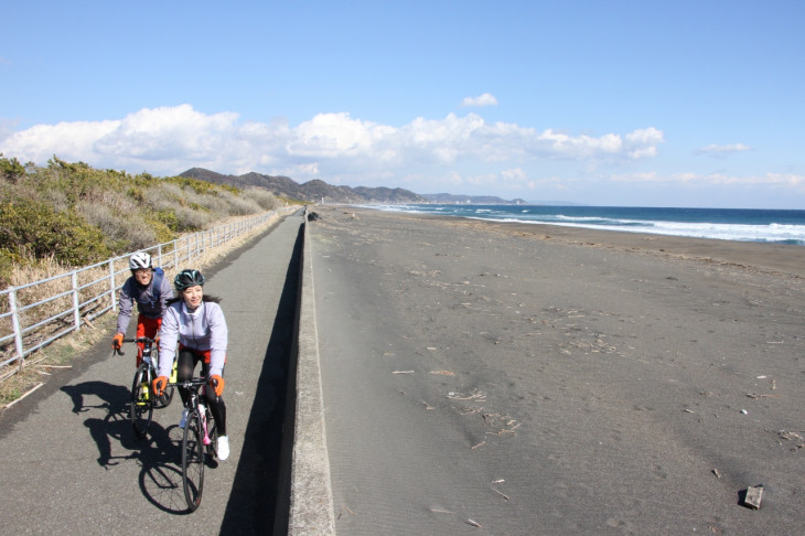 ビーチ沿いを走れる和田白浜館山自転車道