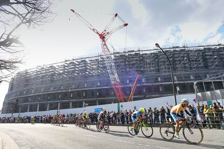 2020年東京オリンピック・パラリンピックに向けて建設が進む新国立競技場