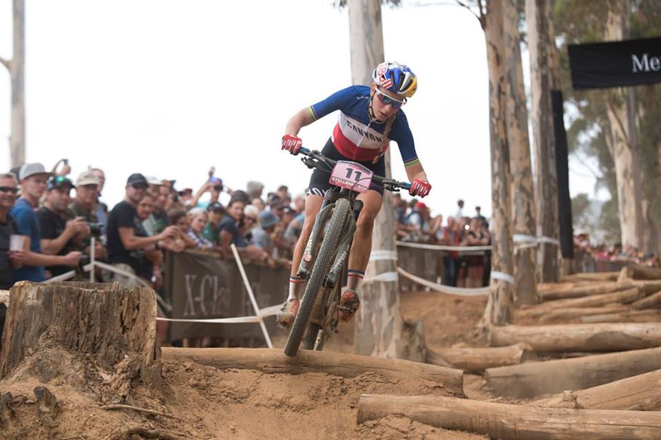 中盤に独走したポーリーヌ・フェランプレヴォ（フランス、キャニオンファクトリーレーシングXC）