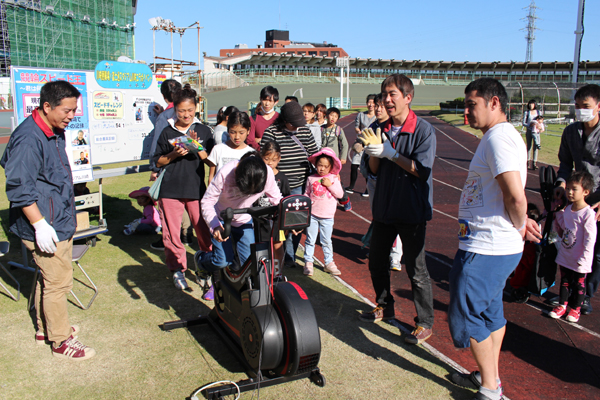 wattbikeを使った200mタイムアタックなどの種目が行われる