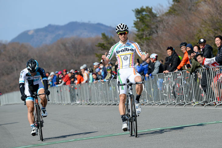 JBCF修善寺2日目、E1クラスタで勝利する寺崎武郎（バルバレーシングクラブ）。元ブリヂストンアンカー所属だ