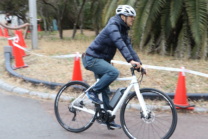 試乗コースでもE-bikeは人気