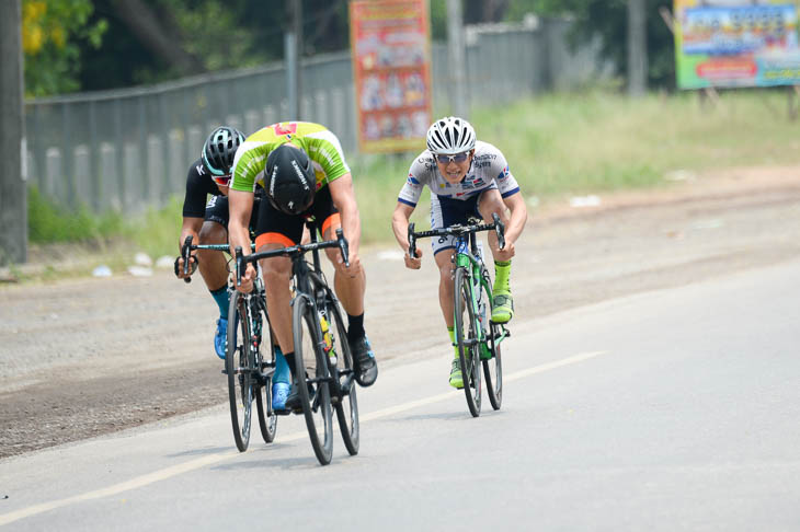 第3ステージ 2回目の中間スプリント 中島康晴(キナンサイクリングチーム)が4位通過