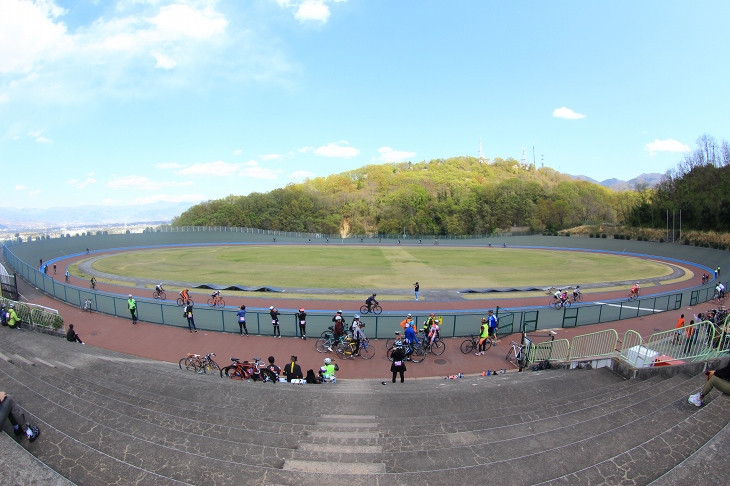 屋外バンクとなる境川自転車競技場がエイドに　走行体験もできました