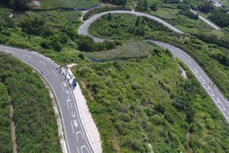最大12%の山岳区間となる野背坂