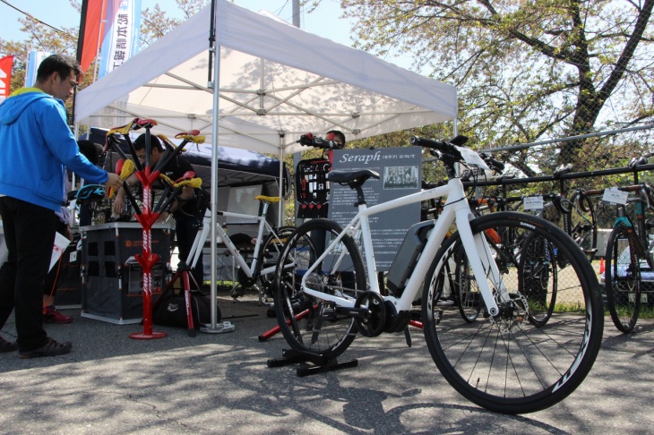 ミズタニ自転車では話題のE-バイクSeraphの試乗が可能だった