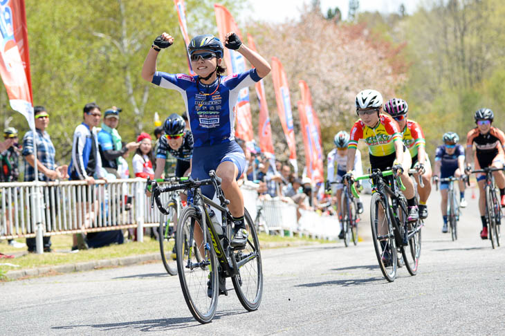 F 大岩明子（ブラウ・ブリッツェン）が優勝