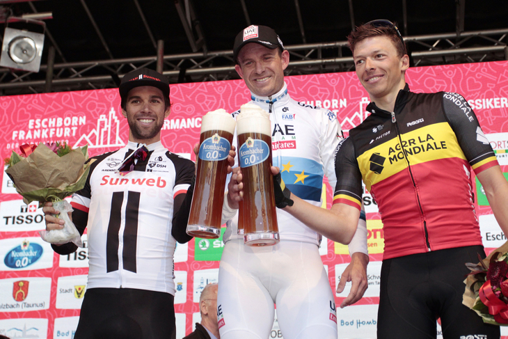 エシュボルン・フランクフルトでは史上初の4連勝を達成  ノンアルコールビールで乾杯するアレクサンドル・クリストフ