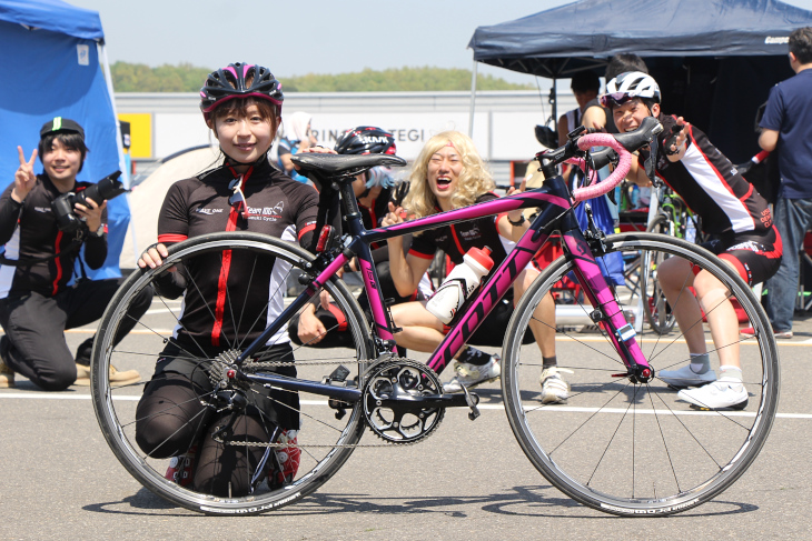 簗瀬莉菜さん(TEAM IOG) スコット CONTESSA SPEEDSTER 15