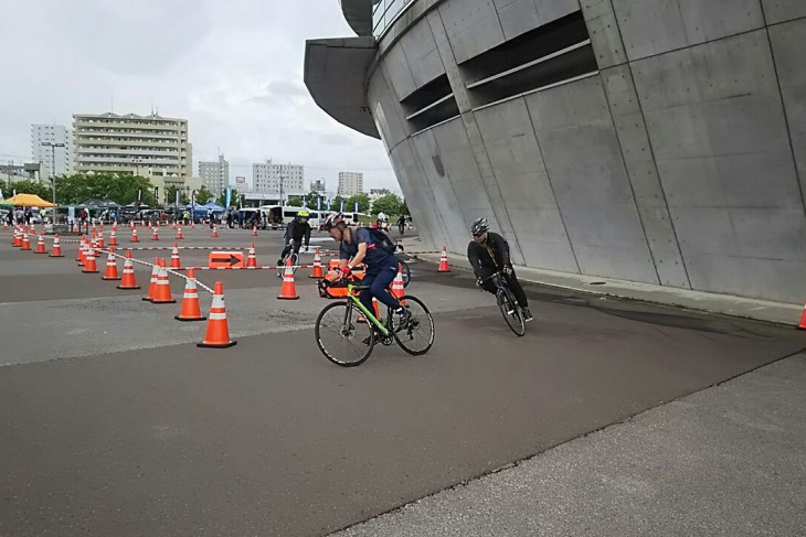 スポーツ交流施設 つどーむの屋外に試乗コースが設けられる