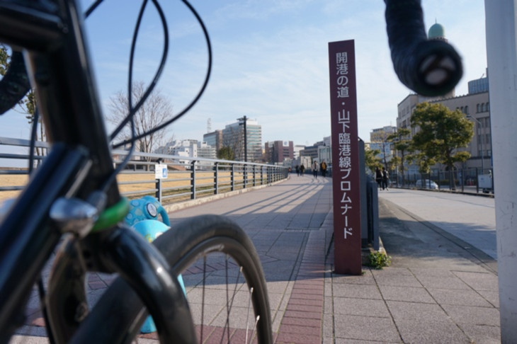 今はよく整備された遊歩道となっていて、ここに鉄道が通っていたことは、ほとんどの方には想像すらできないことでしょう