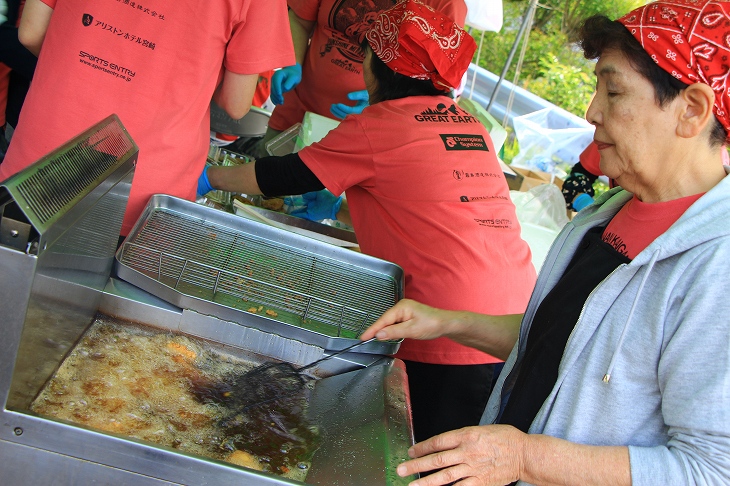 魚のフライはなんと揚げたてなんですよ！